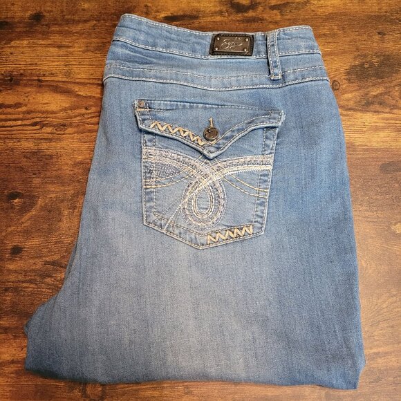 Earl Jeans 18 W Capri Cuffed Mid Rise Thick Stitch Medium Light Wash Stretch - Picture 3 of 10